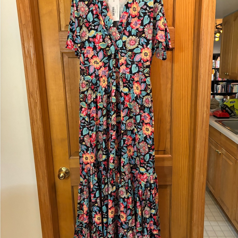 Floral V-Neck Boutique Maxi Dress size 2xl-NWT
